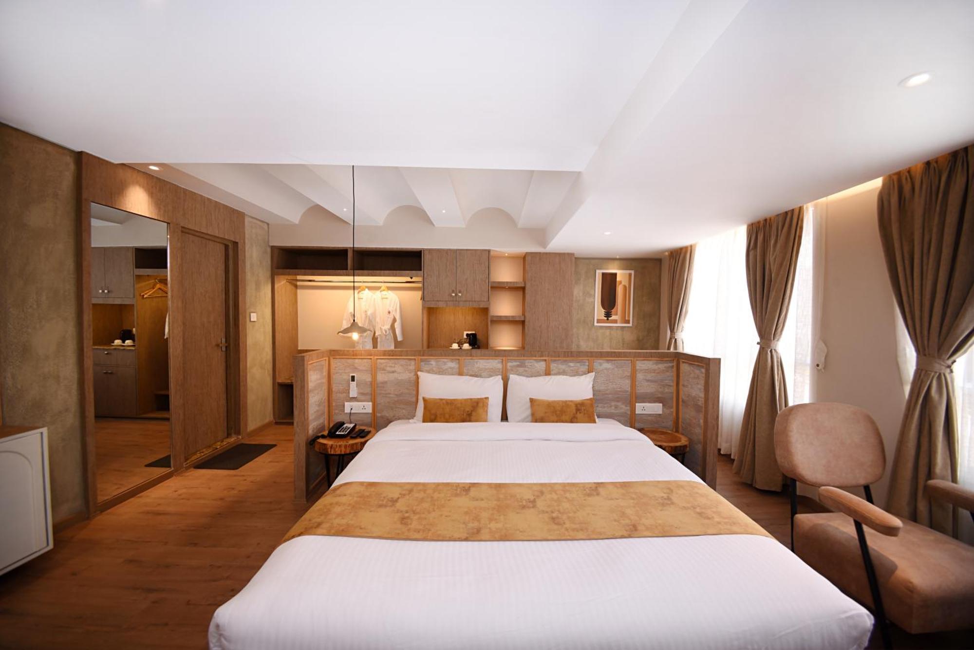 Daali Hotel & Apartment Катманду Екстер'єр фото