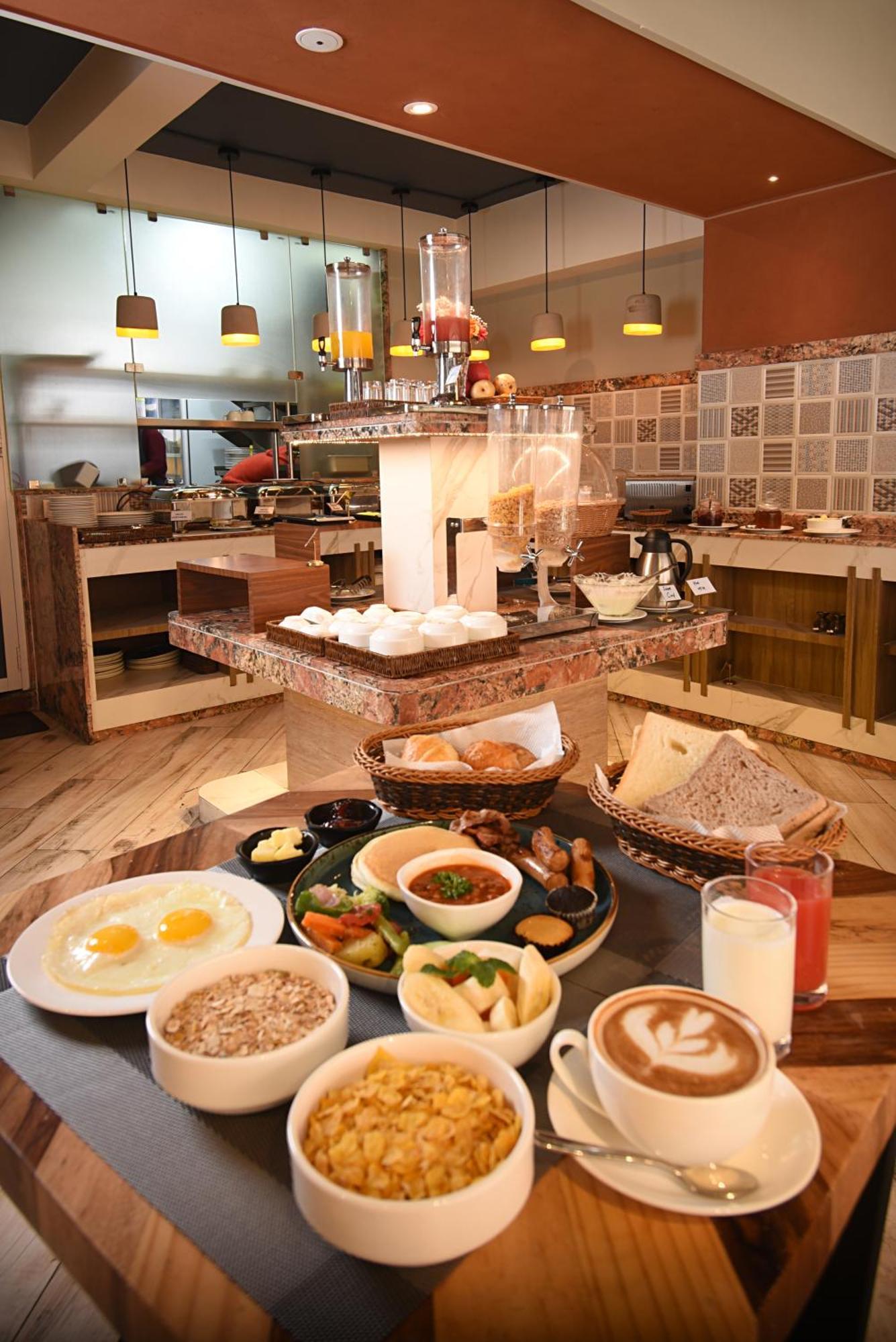 Daali Hotel & Apartment Катманду Екстер'єр фото