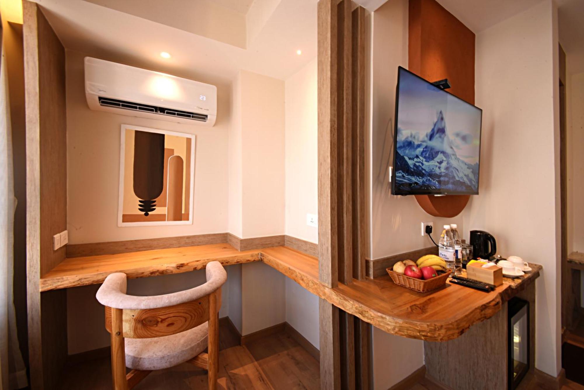 Daali Hotel & Apartment Катманду Екстер'єр фото